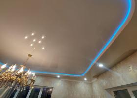 Двухуровневый потолок с подсветкой+ниша АКС maxi